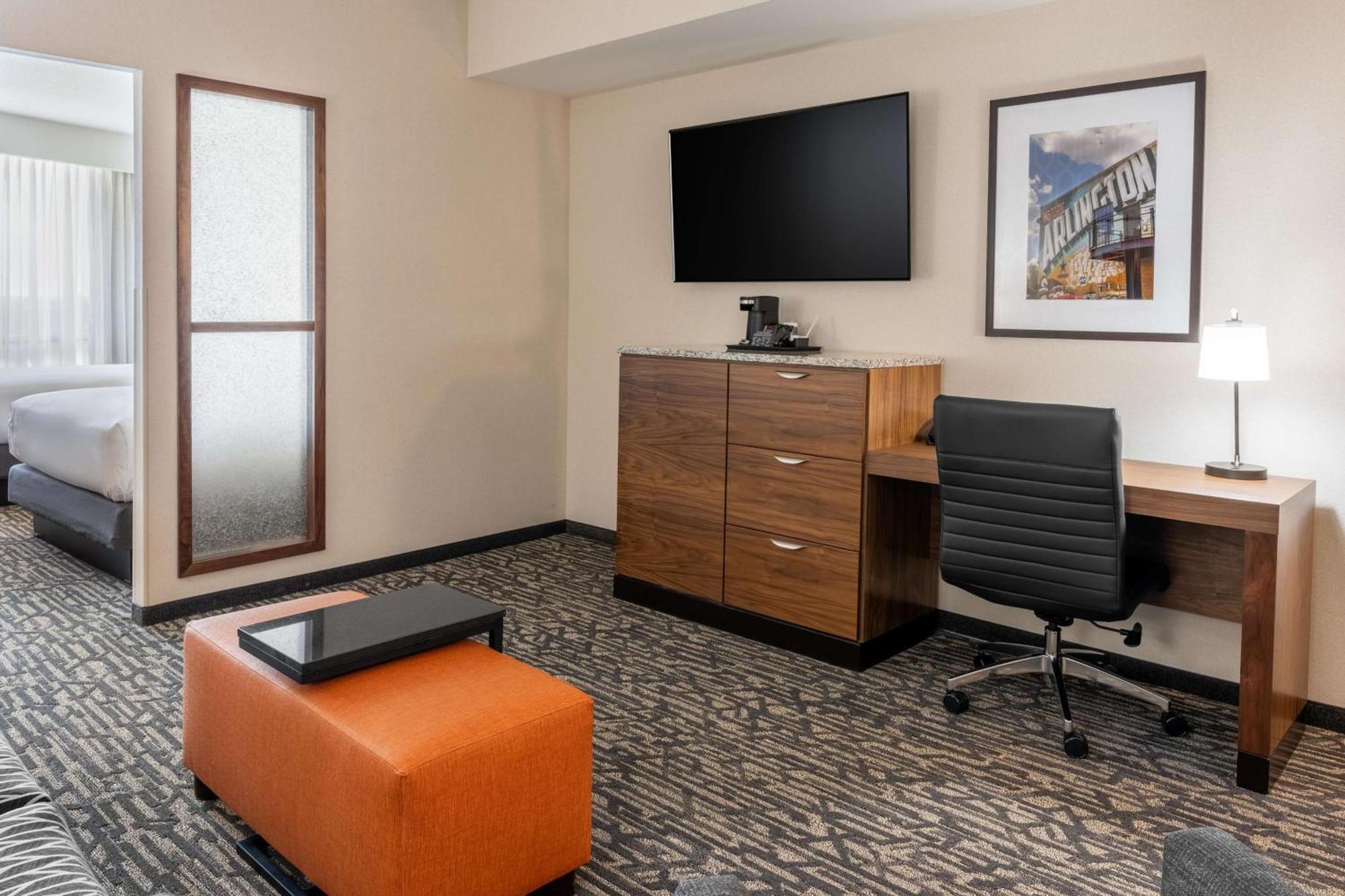 Drury Plaza Hotel Dallas Arlington Exterior photo