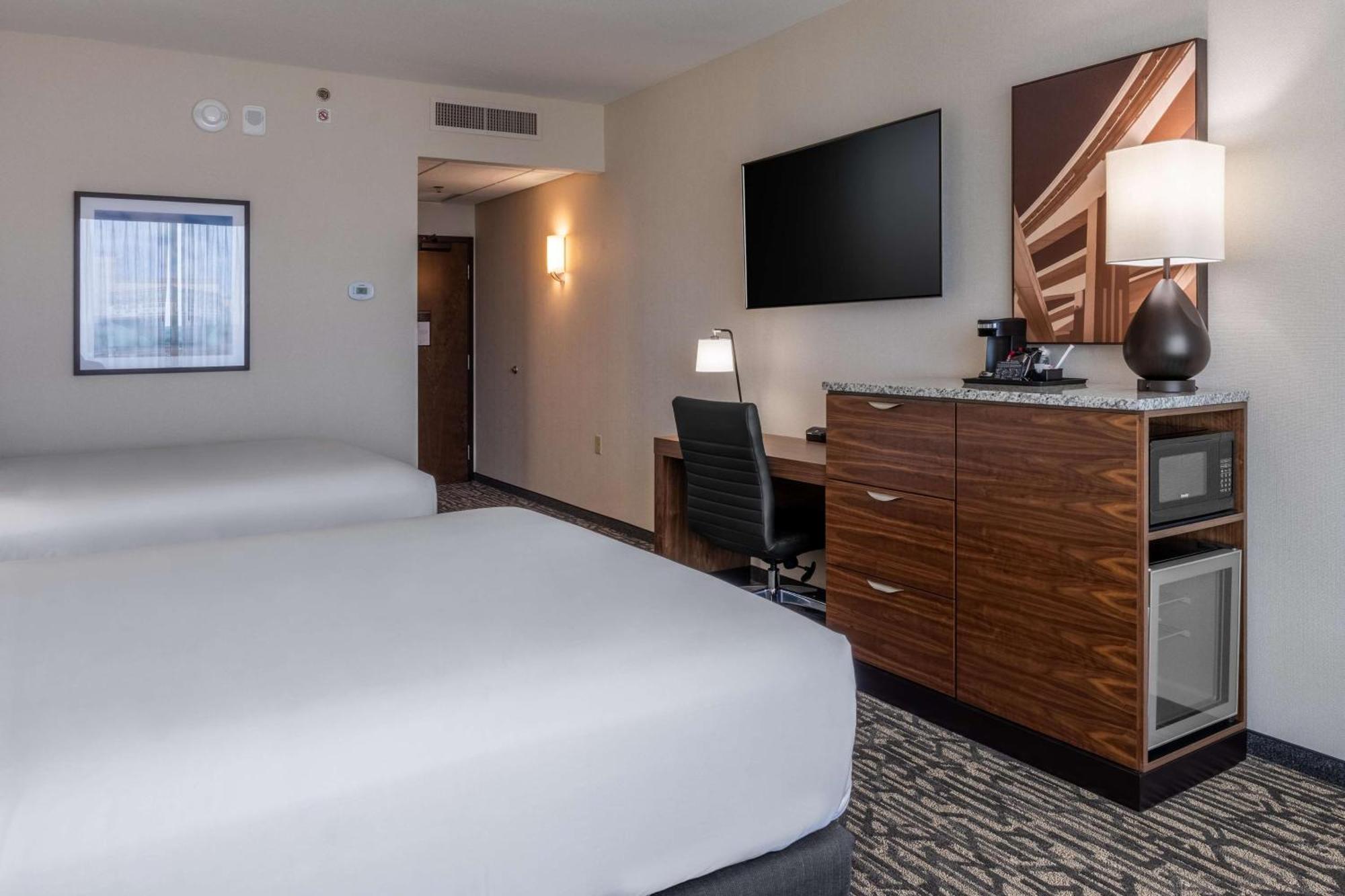 Drury Plaza Hotel Dallas Arlington Exterior photo